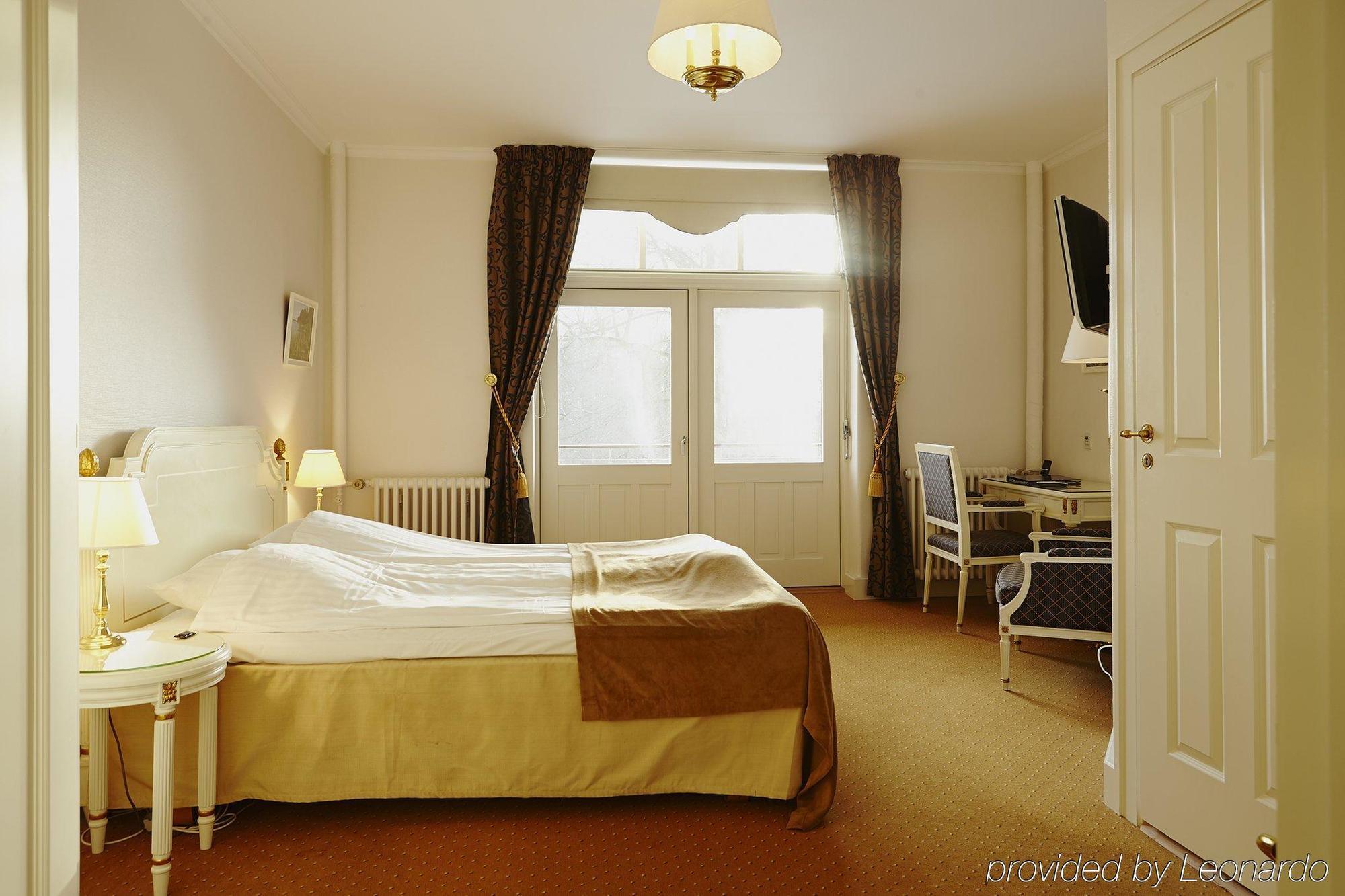 Hotel Vejlefjord Stouby Экстерьер фото