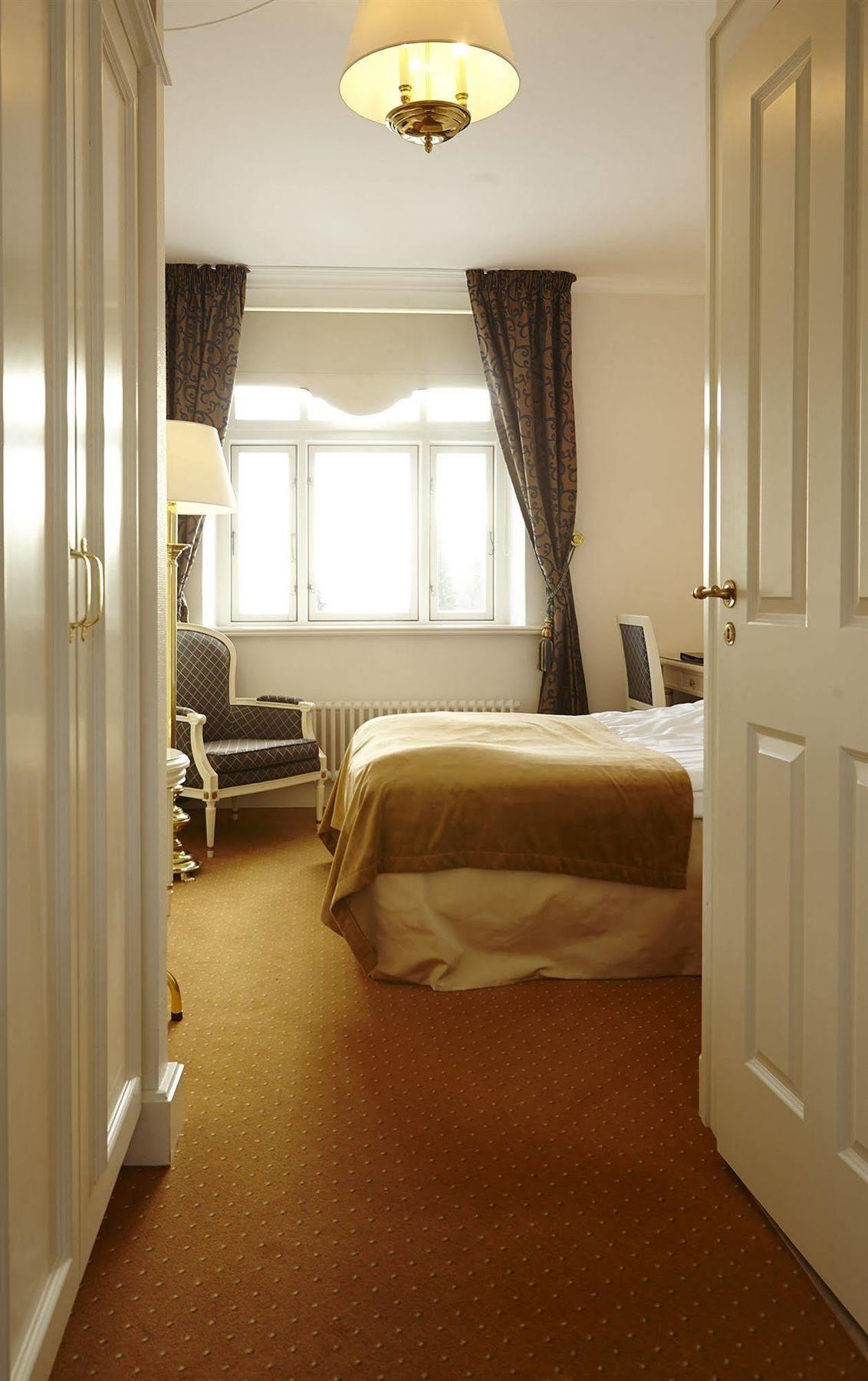 Hotel Vejlefjord Stouby Экстерьер фото