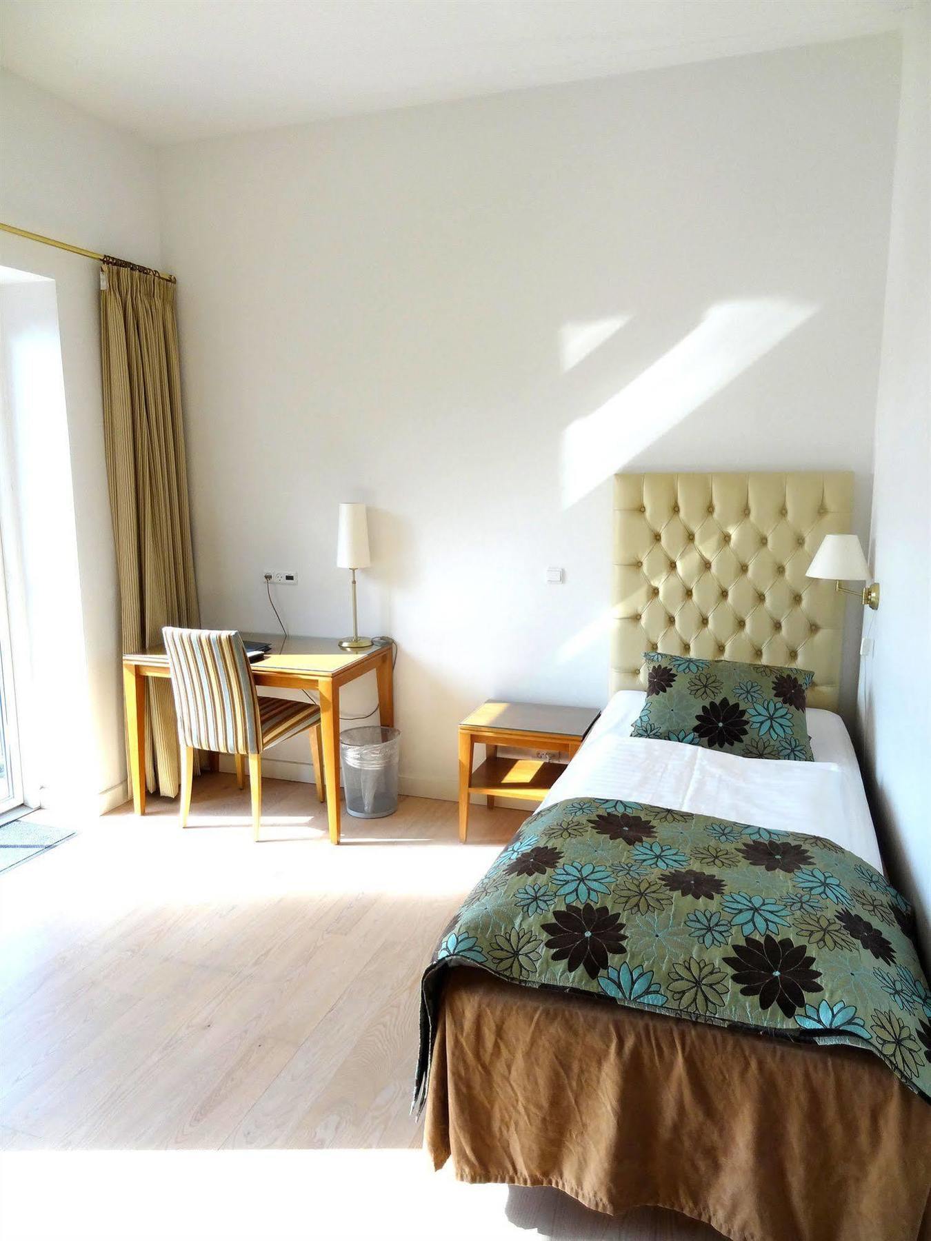 Hotel Vejlefjord Stouby Экстерьер фото