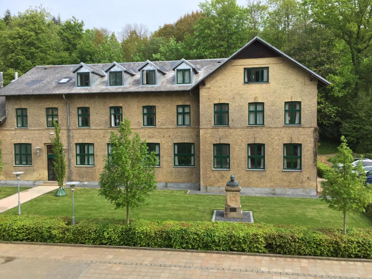 Hotel Vejlefjord Stouby Экстерьер фото