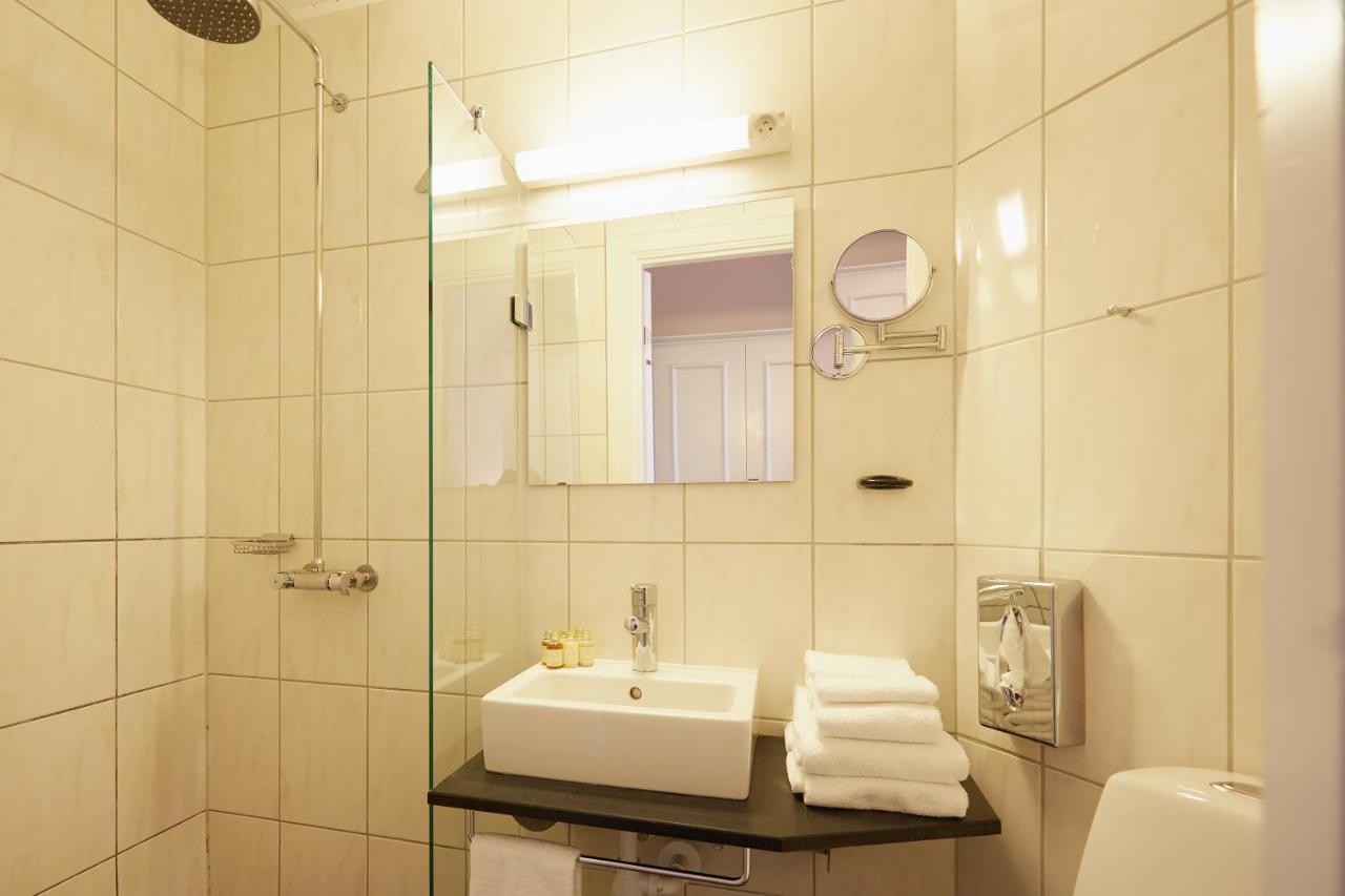 Hotel Vejlefjord Stouby Экстерьер фото