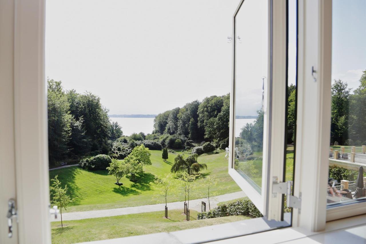 Hotel Vejlefjord Stouby Экстерьер фото